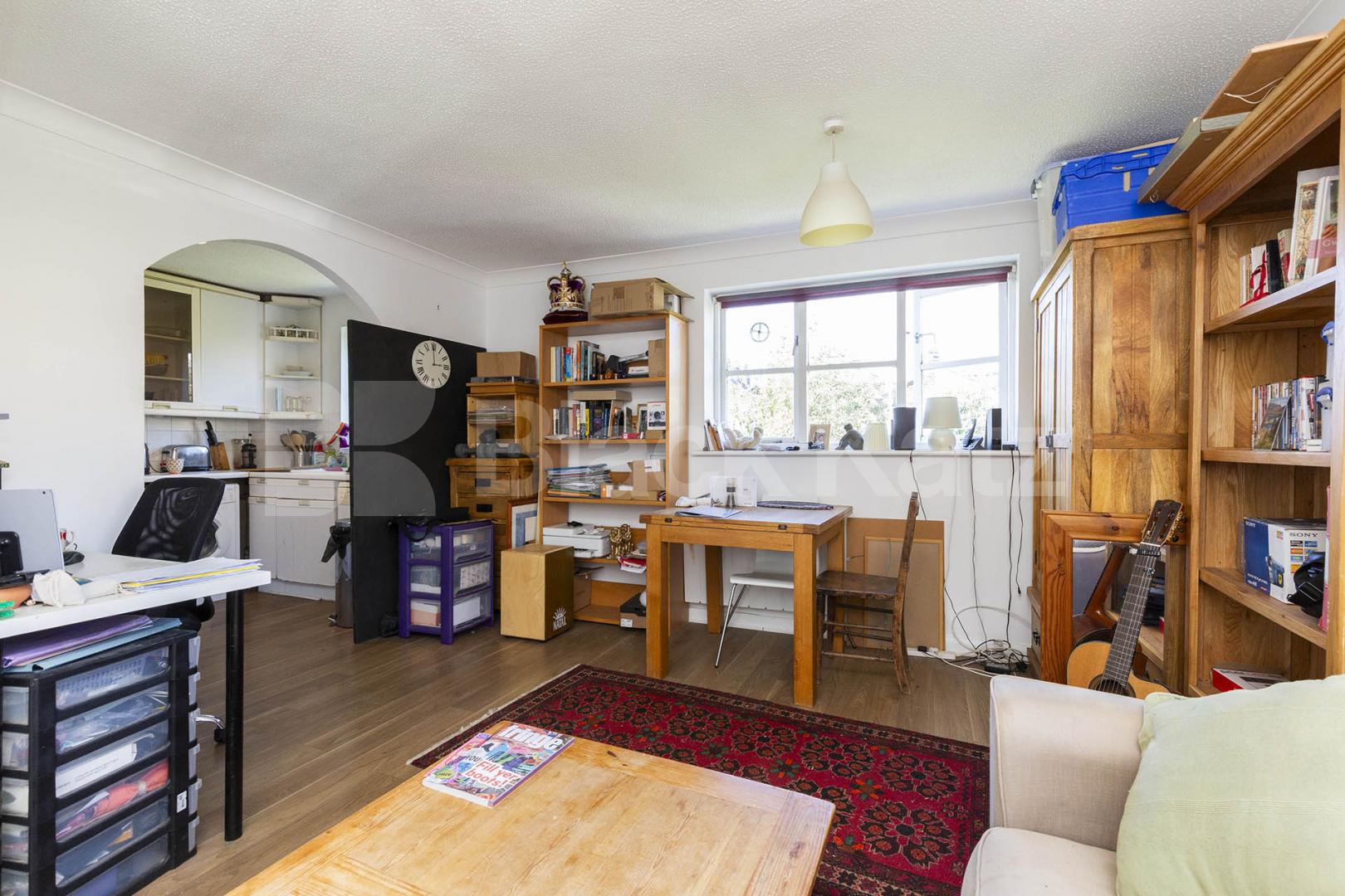 A spacious one double bedroom flat located between Archway and Finsbury Park Cornwallis Square, Archway